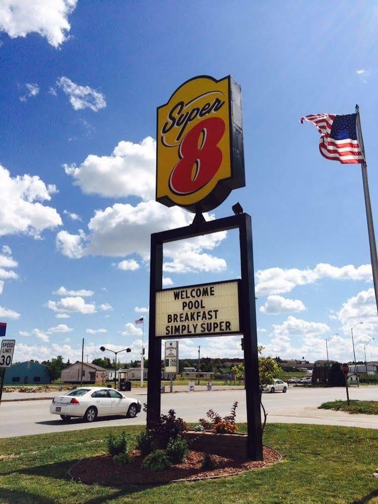 Super 8 By Wyndham Chadron Ne Hotel Exterior photo